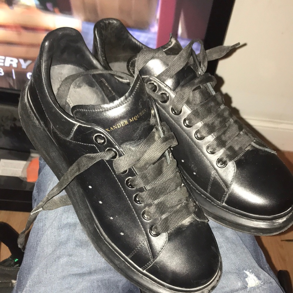 Black alexander McQueen sneakers size 10 in good condition
